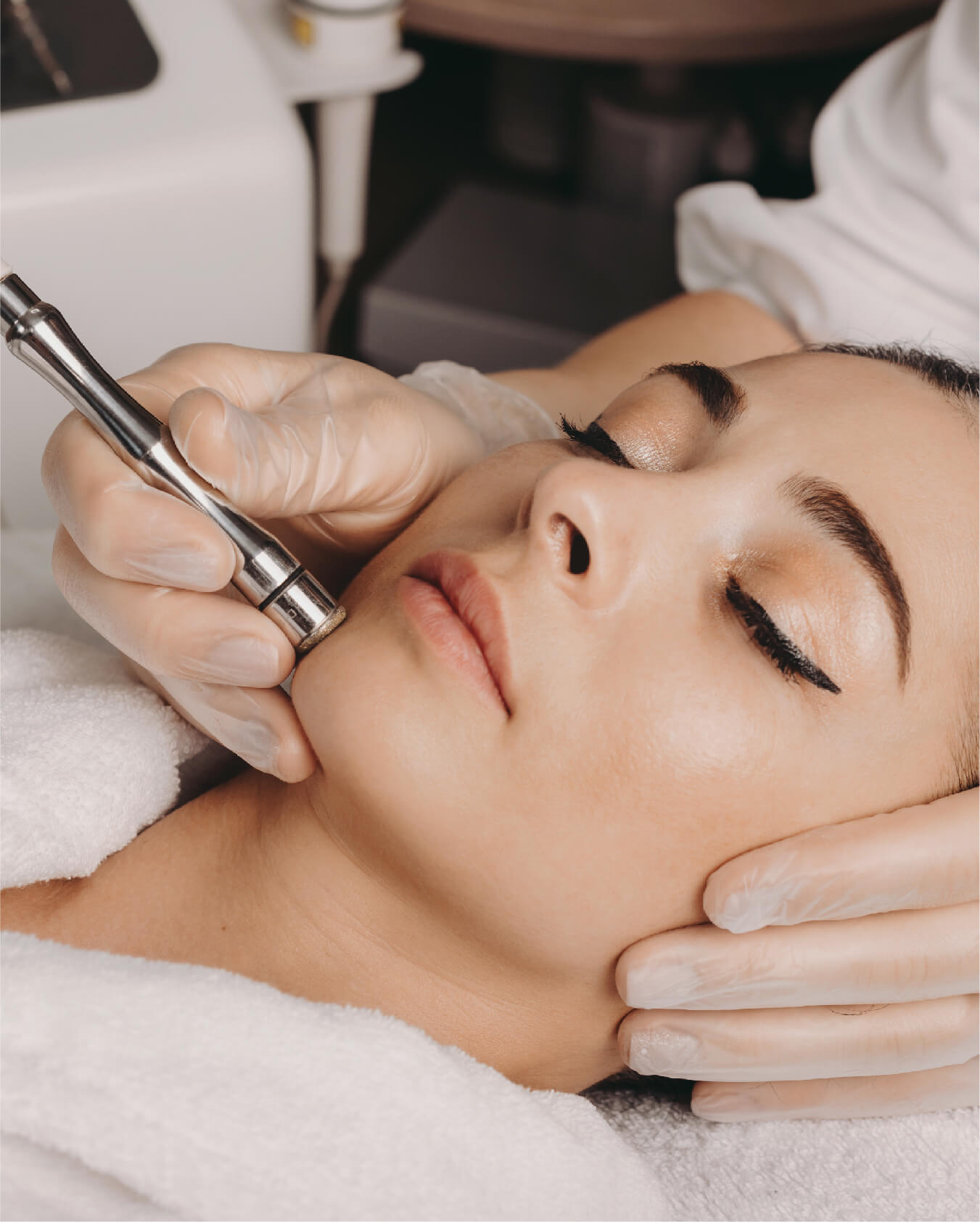 https://www.stlaurentme.com/wp-content/uploads/2024/05/Autres_traitements_Microdermabrasion.jpg